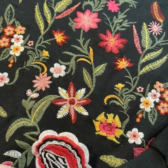 DREW embroidered puff sleeve crewneck pullover - Picture 3 of 4